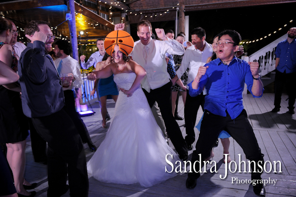 Best Lakeside wedding at Paradise Cove in Orlando, Florida - Wedding photographer - Sandra Johnson (SJFoto.com)